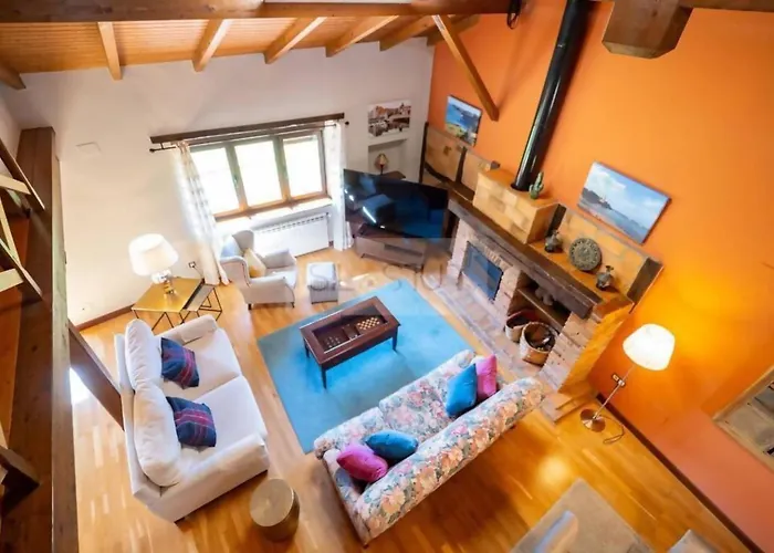 Dom wakacyjny El Gorin Casona *