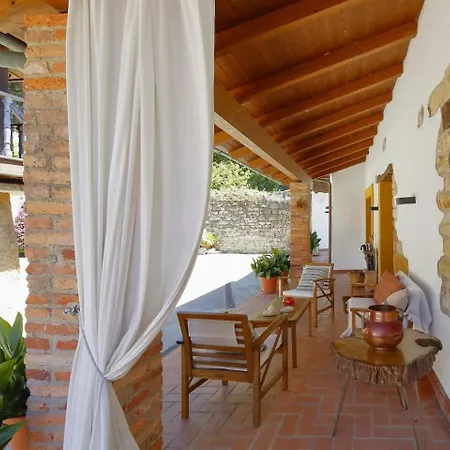 El Gorin Casona בית נופש גיחון